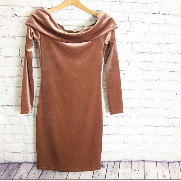 Forever 21 Dresses & Skirts - 4/$25 NWT Forever 21 Pink Crushed Velvet Dress